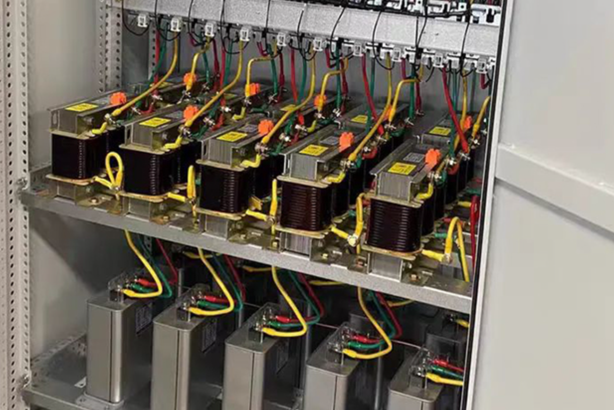 电容器组各项之间电容差值应不超过多少